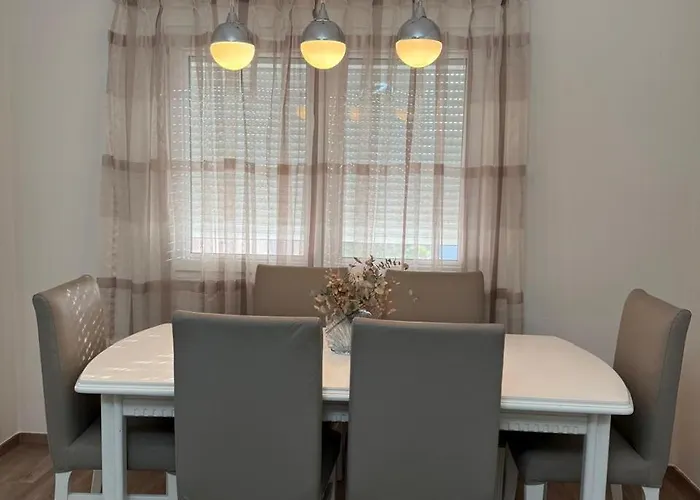 Chic Pazari I Ri New Bazaar شقة تيرانا